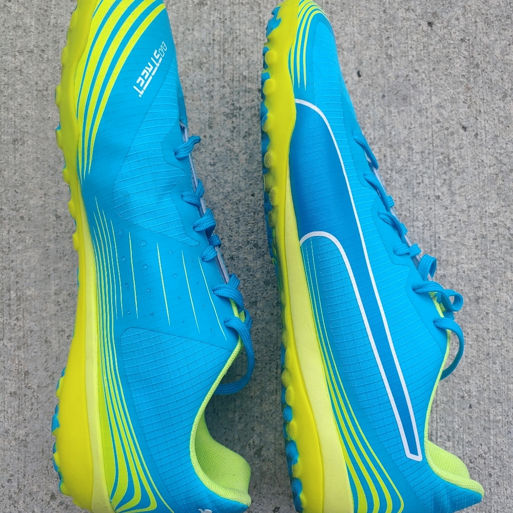 Puma Evostreet Soccer Atomic Blue Men Size 11.5
